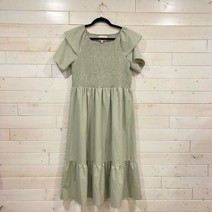 Smocked bodice XXL sage green midi dress. EUC